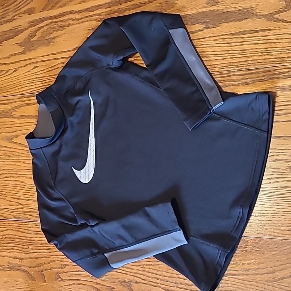 Nike Heavyweight Compression Shirt - Girl's Medium